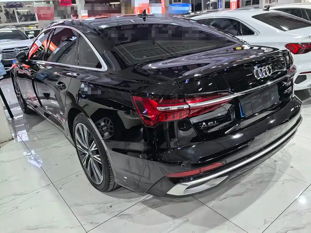 Audi A6L — фото 2