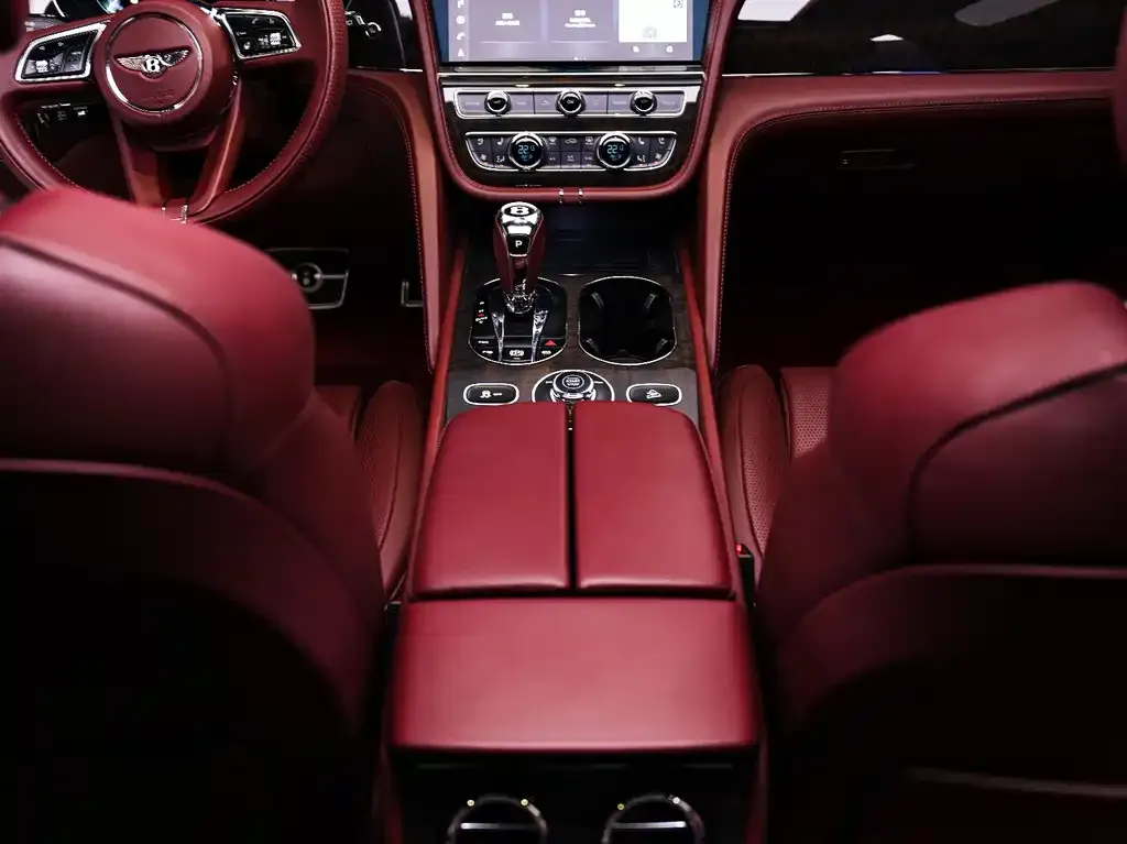 Bentley Bentayga — фото 9