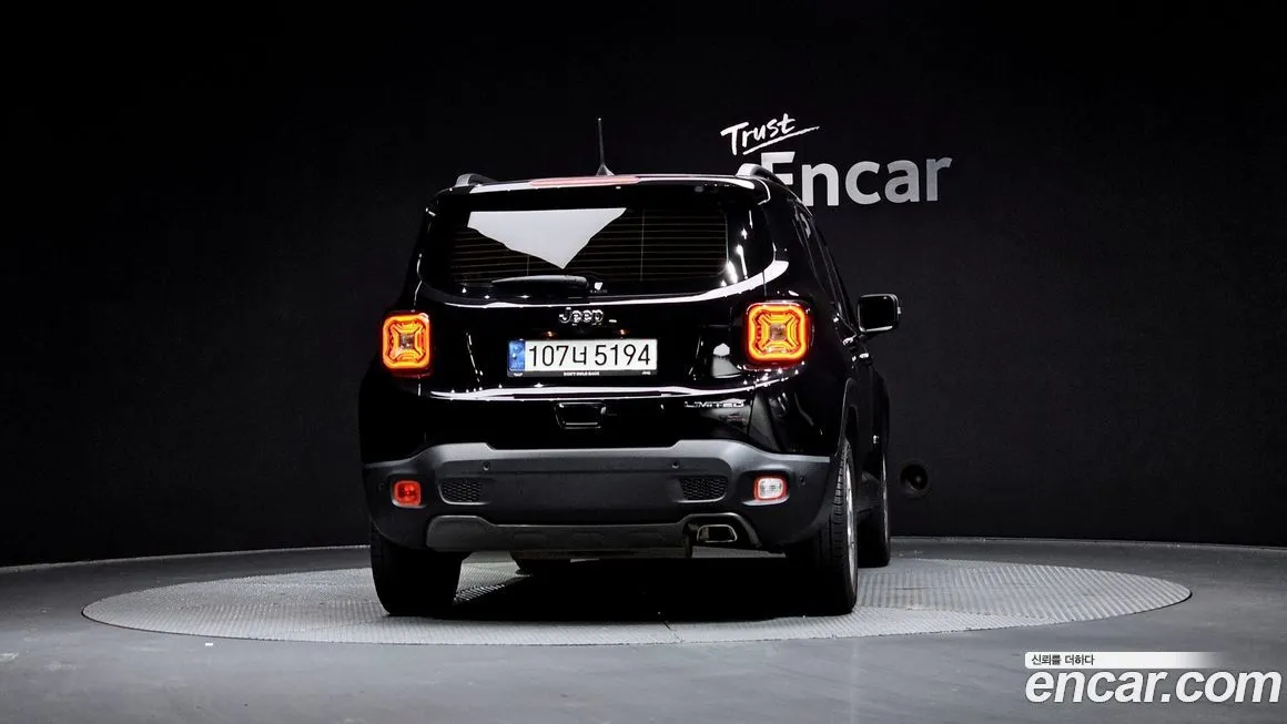 Jeep Renegade — фото 4