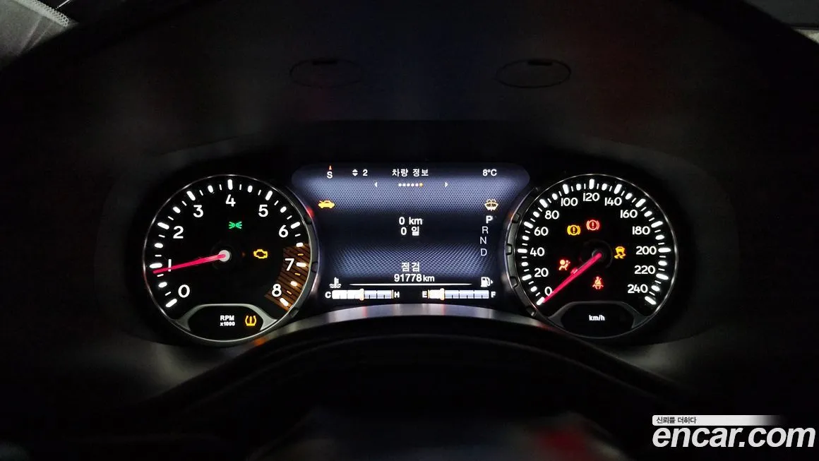 Jeep Renegade — фото 2