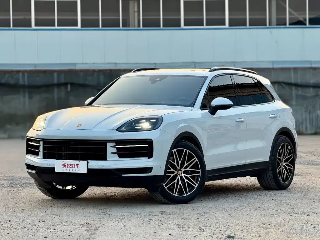Porsche Cayenne — фото 1