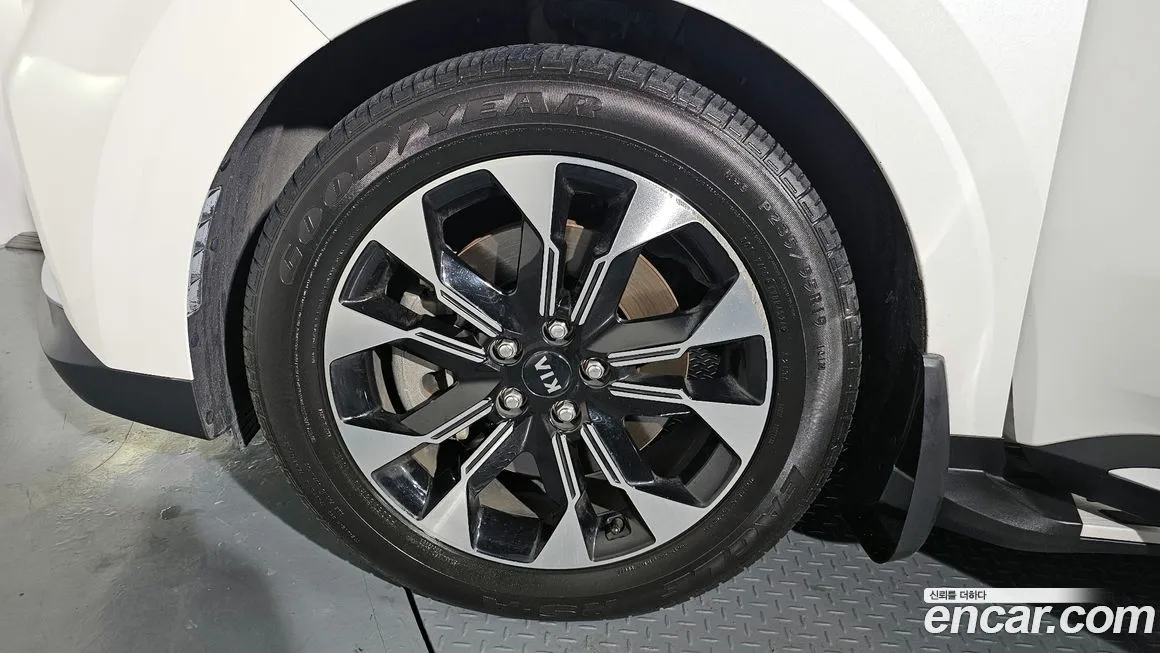 Kia Carnival — фото 10
