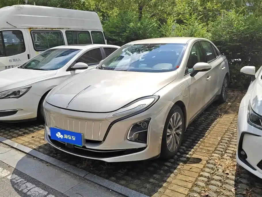 Hongqi E-QM5 — фото 1