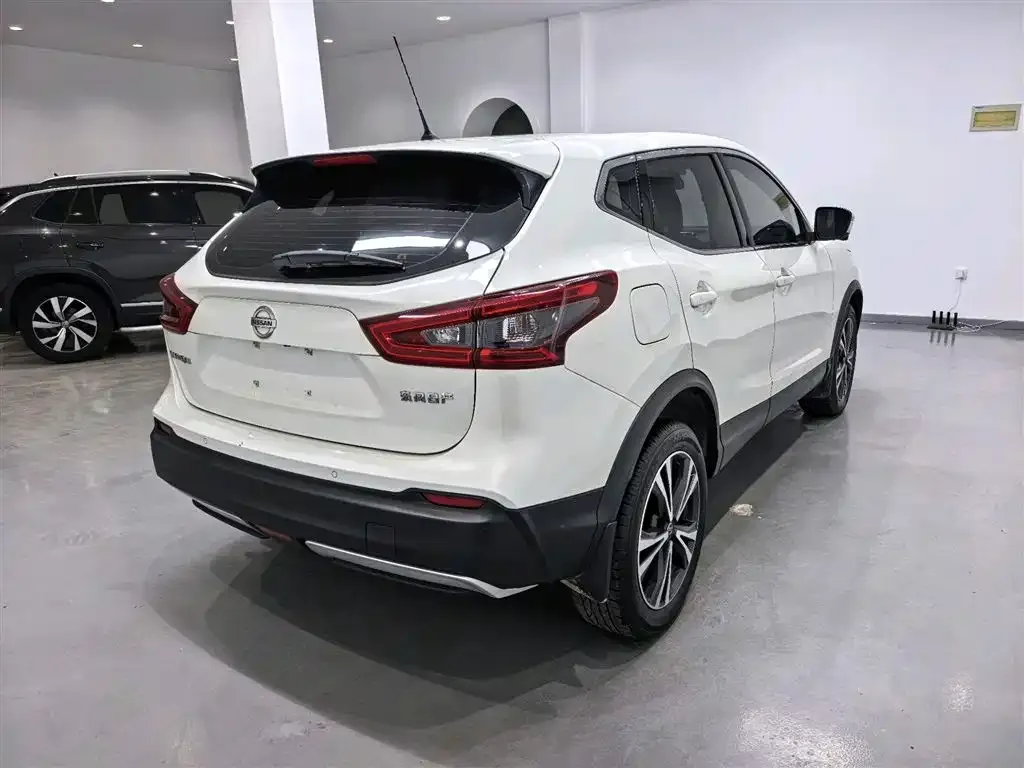 Nissan Qashqai — фото 5