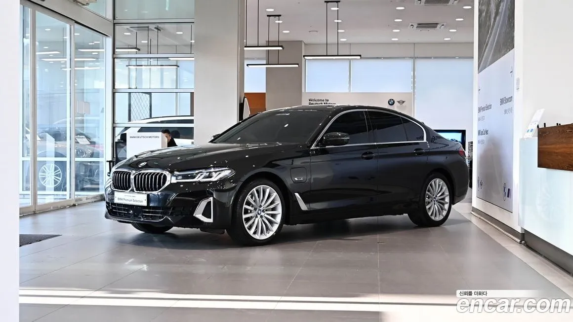 BMW 5-Series — фото 1