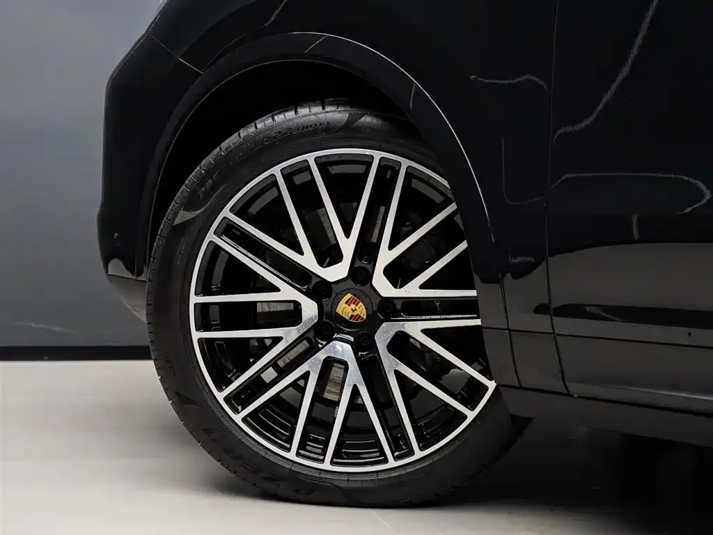Porsche Cayenne — фото 8