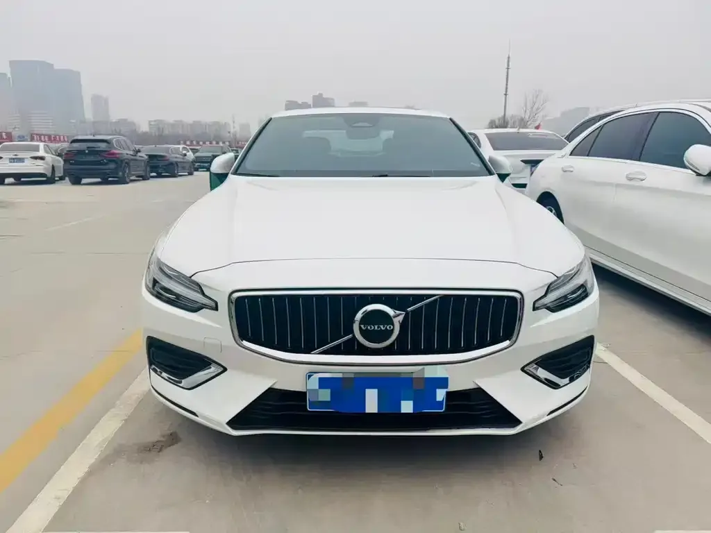 Volvo S60 — фото 2