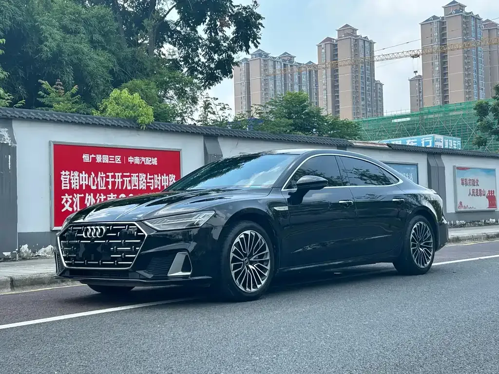 Audi A7L — фото 1