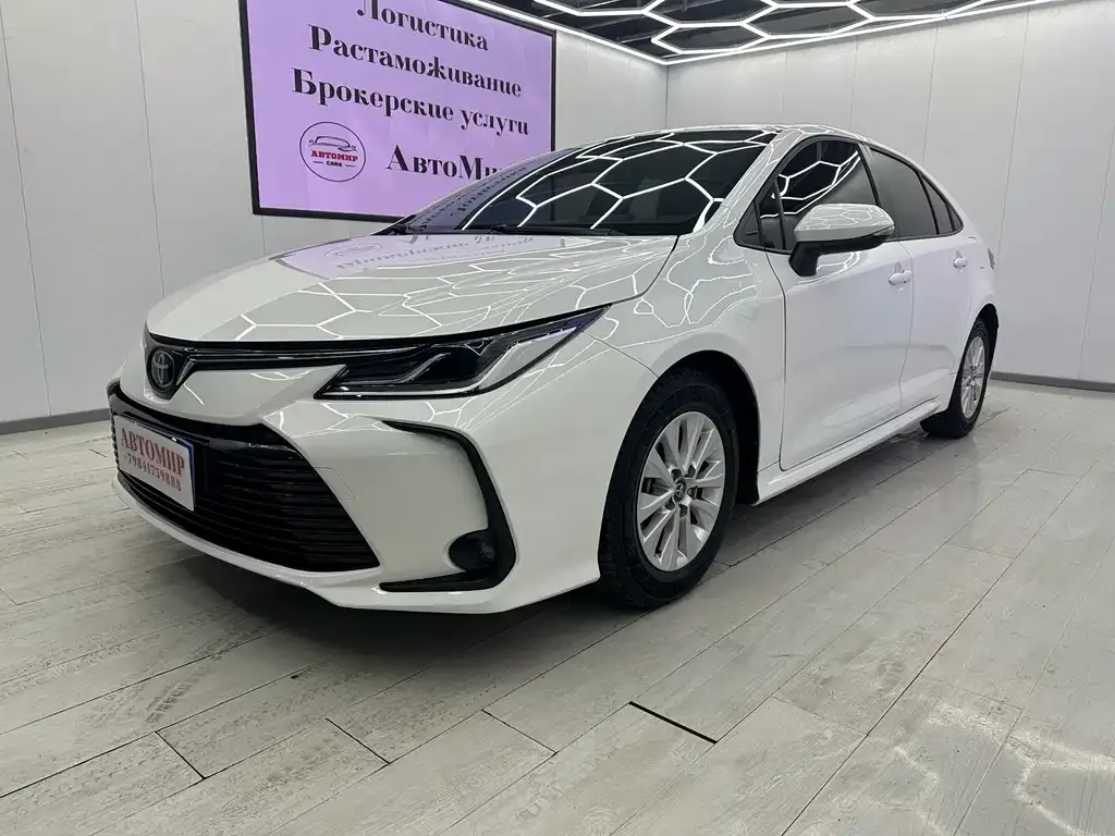 Toyota Corolla — фото 1