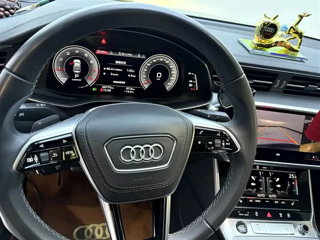 Audi A6L — фото 9