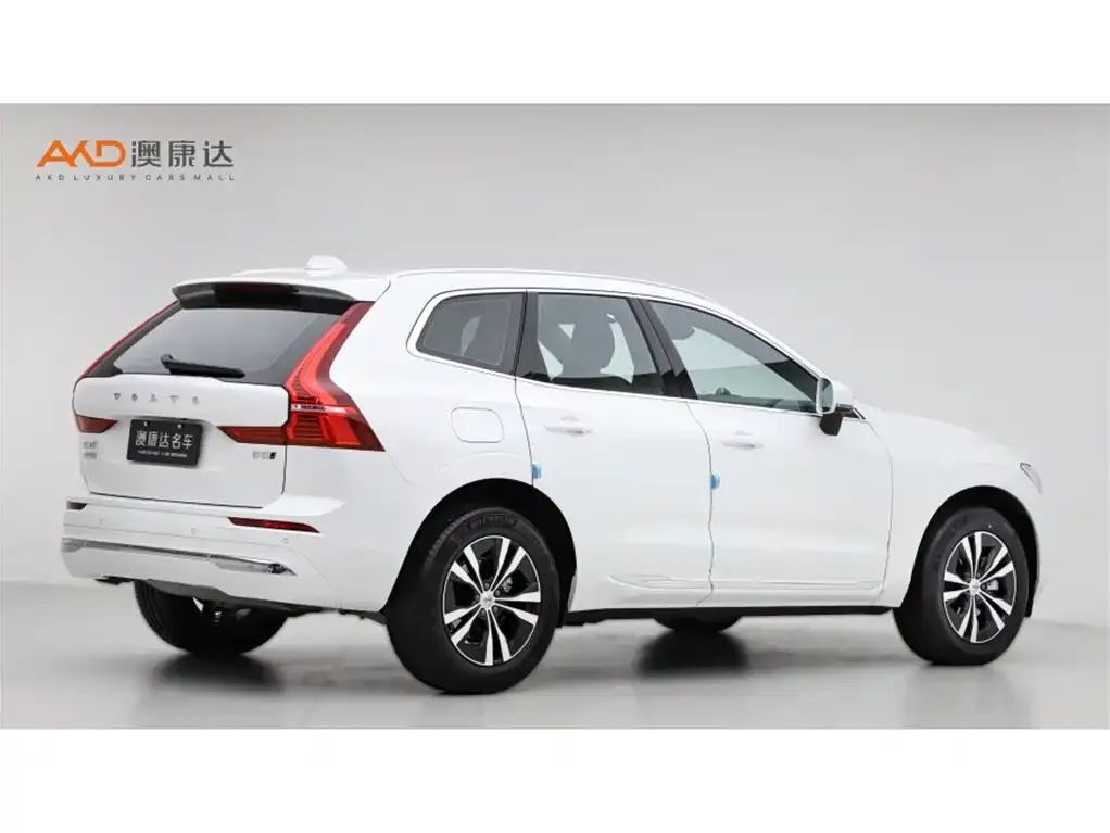 Volvo XC60 — фото 9