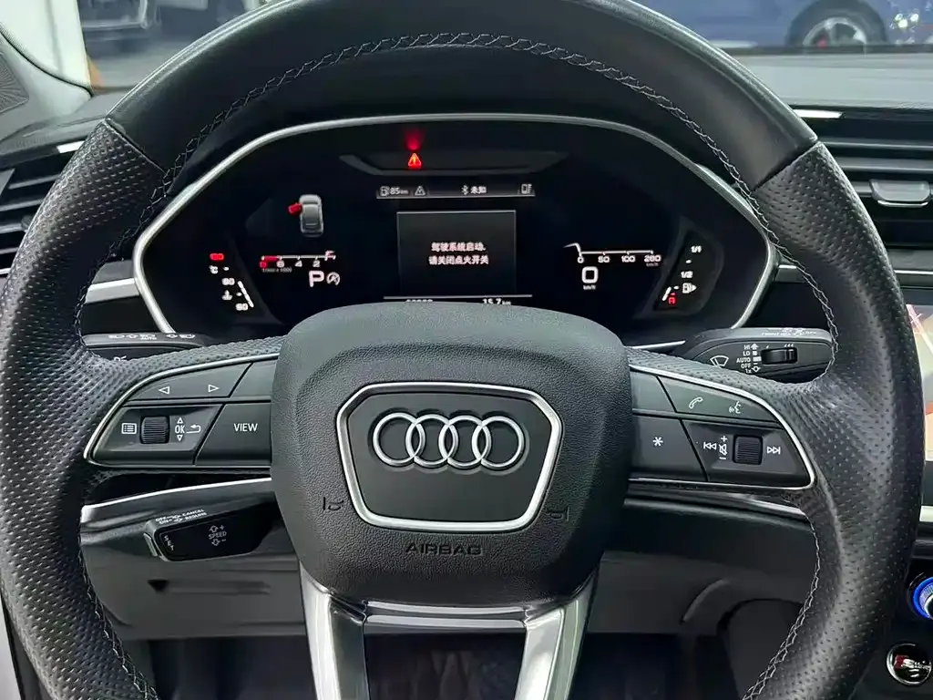 Audi Q3 Sportback — фото 10