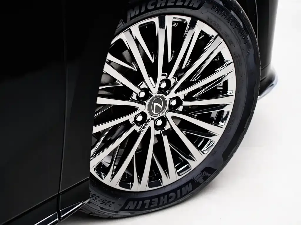 Lexus LM — фото 9