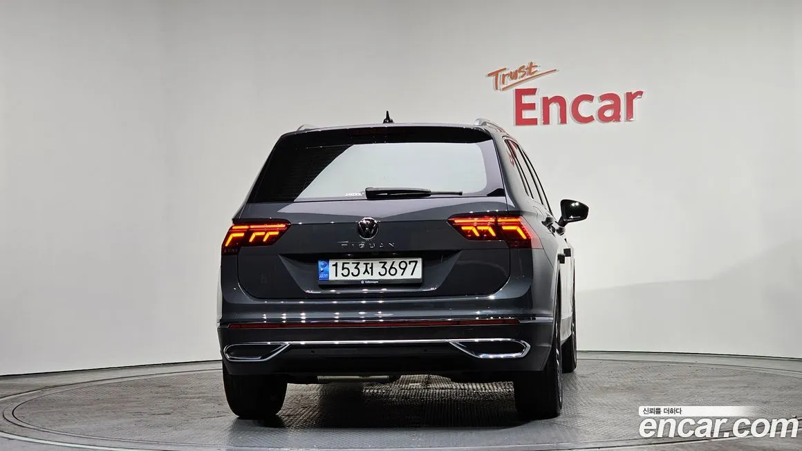 Volkswagen Tiguan — фото 6