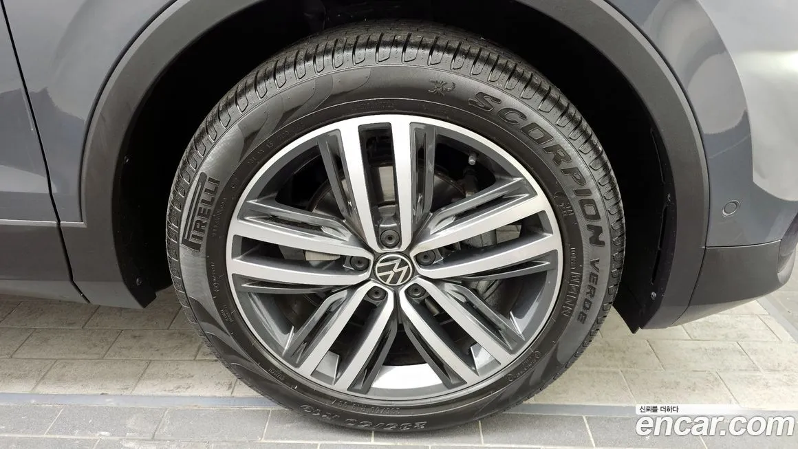 Volkswagen Tiguan — фото 7