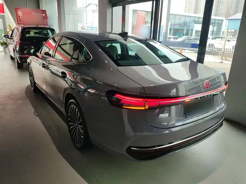 Volkswagen Passat — фото 3