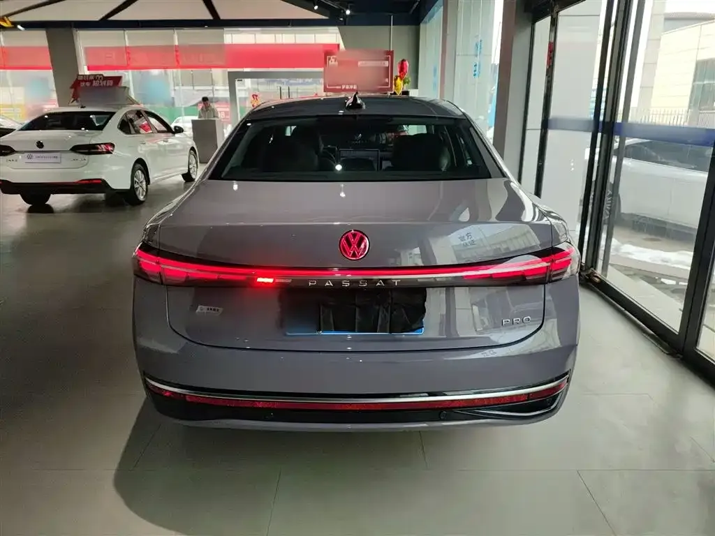 Volkswagen Passat — фото 2