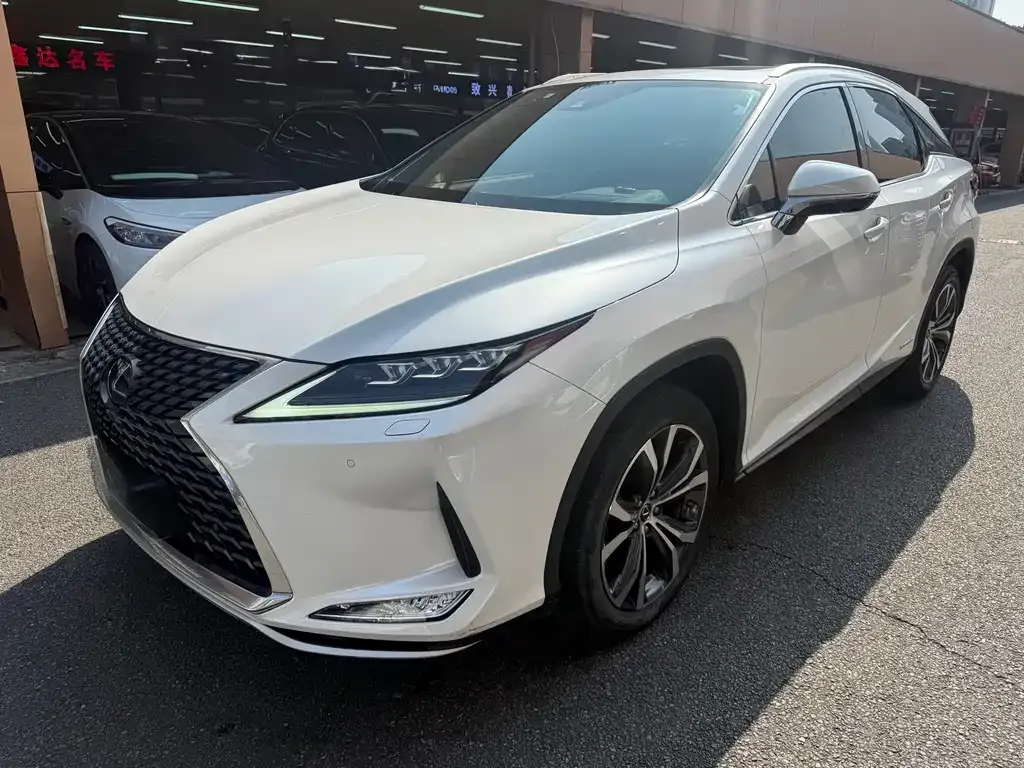 Lexus RX — фото 1