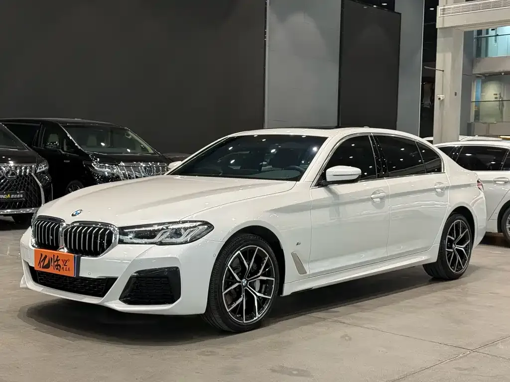 BMW 5 Series — фото 1