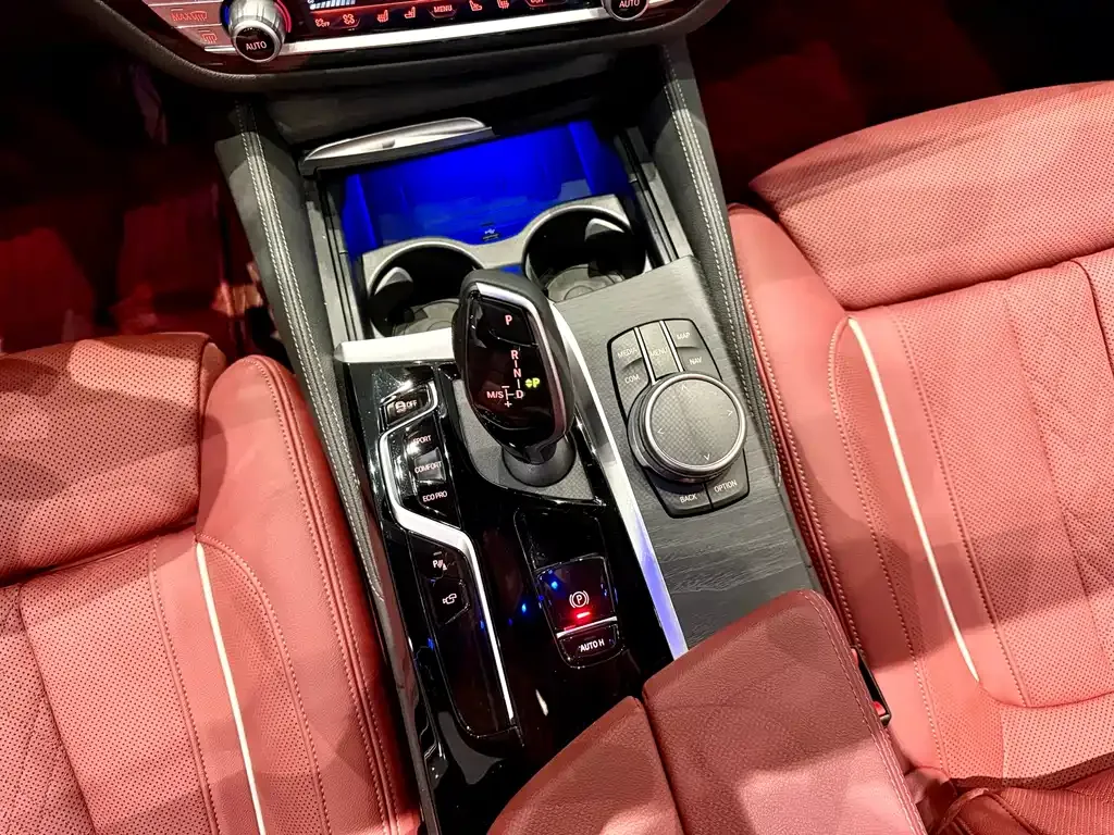 BMW 5 Series — фото 10