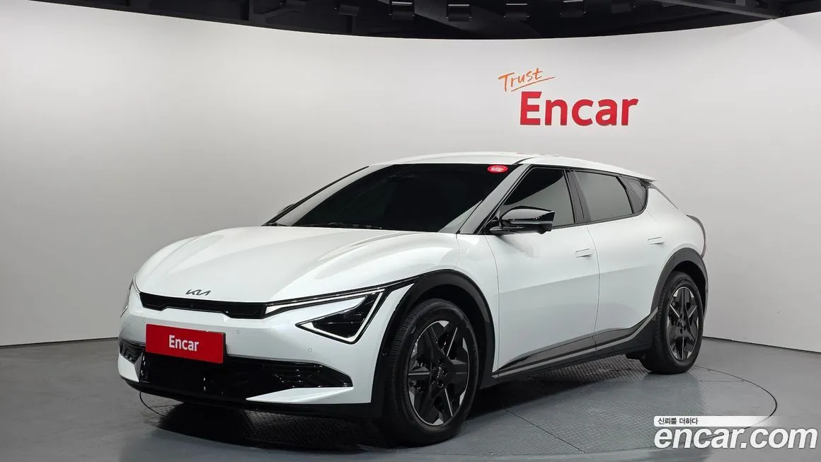 Kia EV6 — фото 1