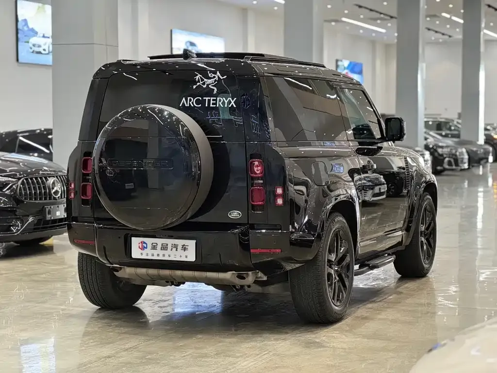 Land Rover Defender — фото 6