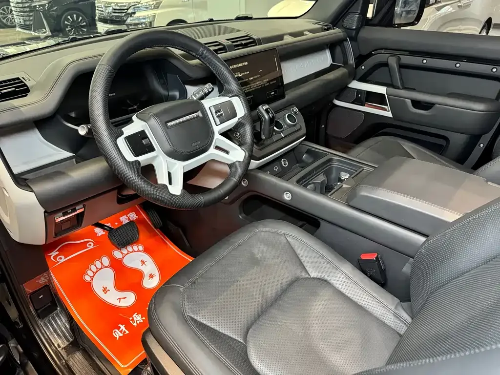 Land Rover Defender — фото 10