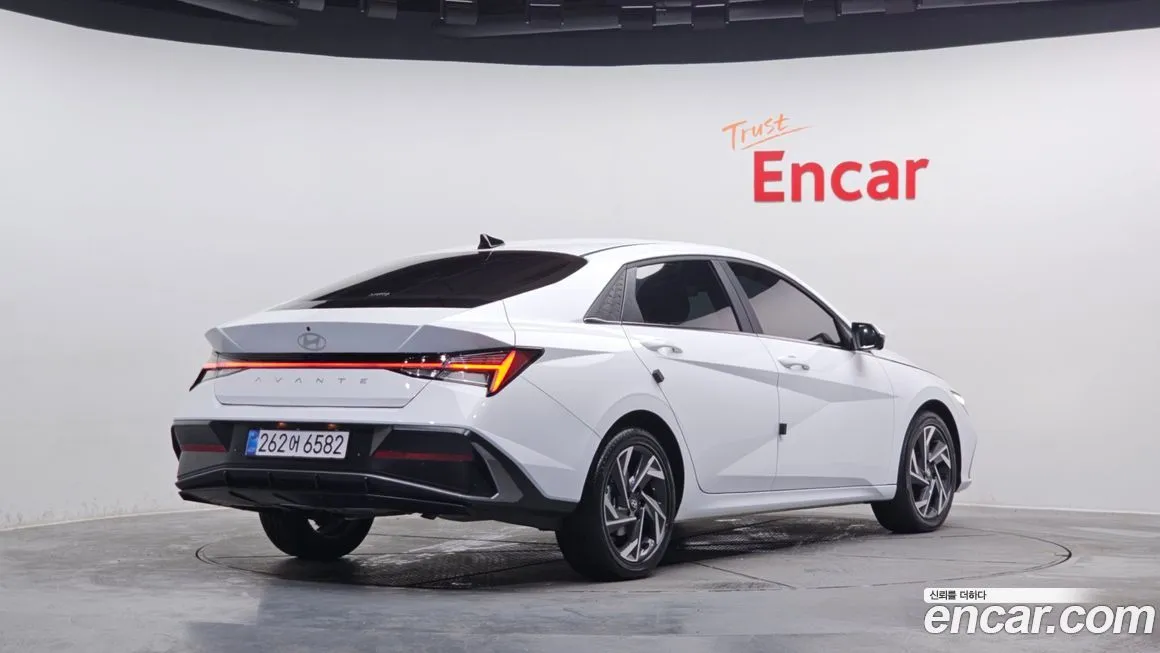 Hyundai AVANTE — фото 3