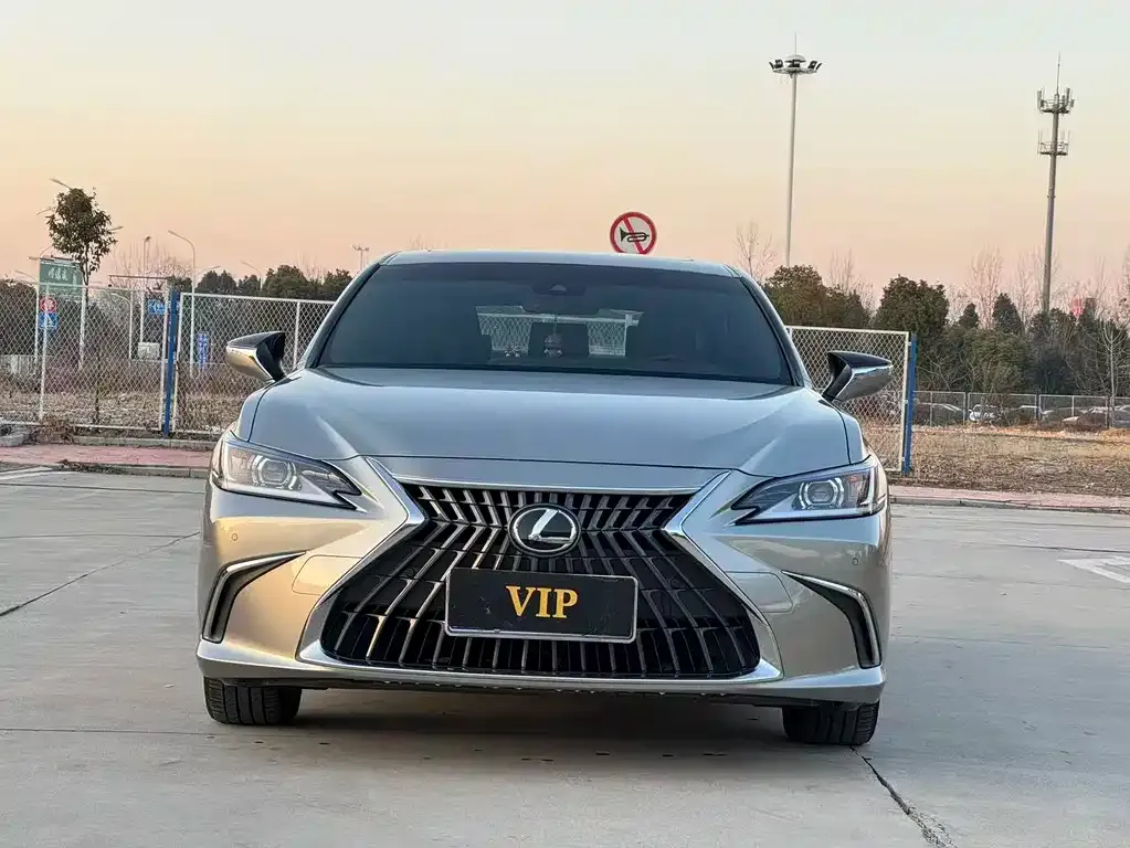 Lexus ES — фото 3