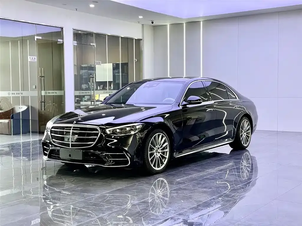 Mercedes-Benz S-Class — фото 1
