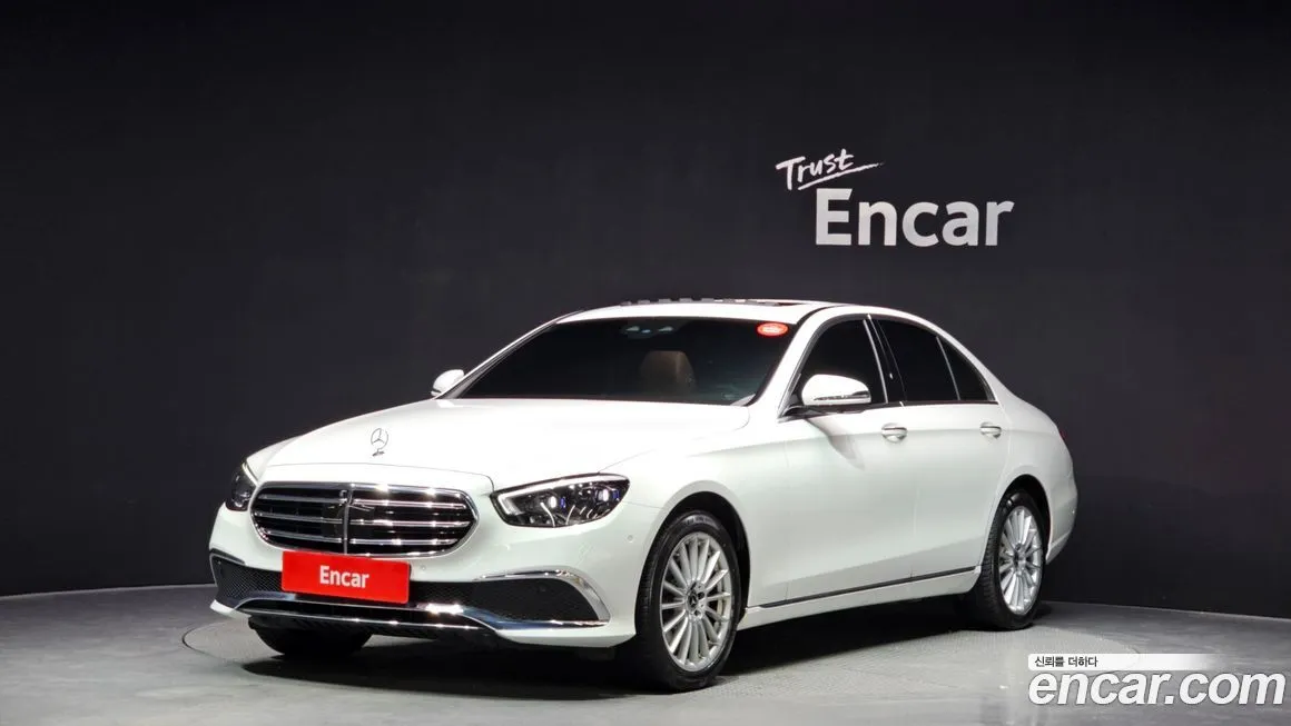 Mercedes-Benz E-Class — фото 1