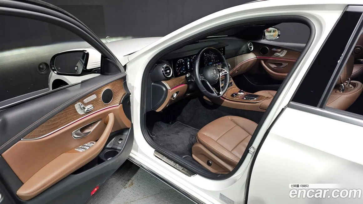 Mercedes-Benz E-Class — фото 10