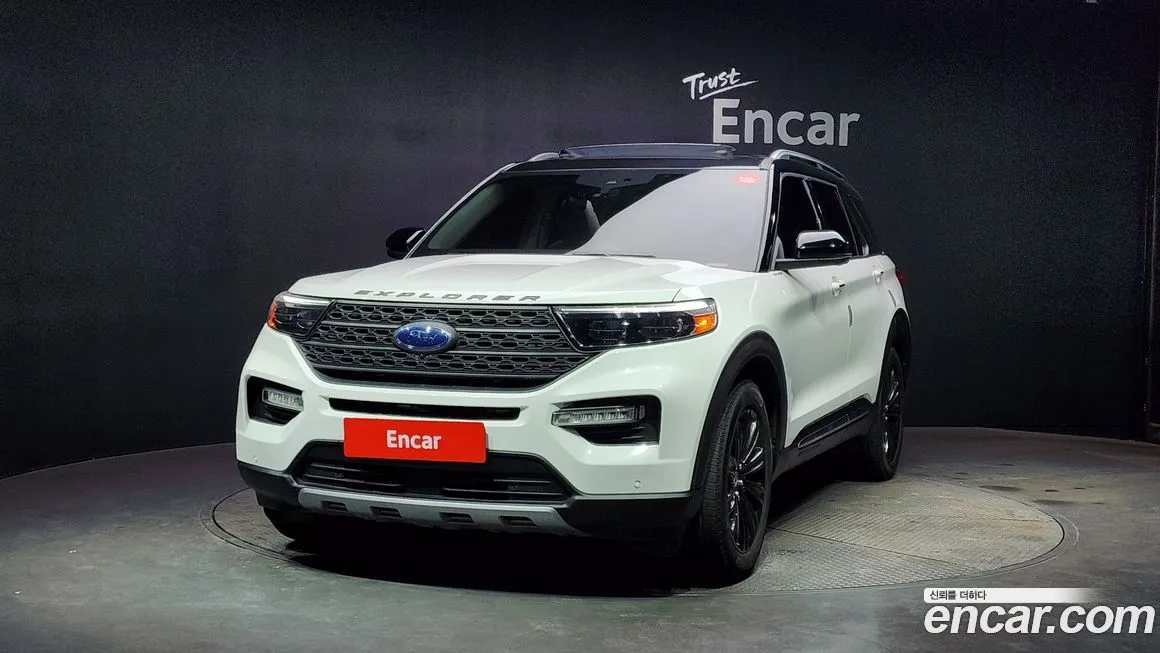 Ford Explorer — фото 1