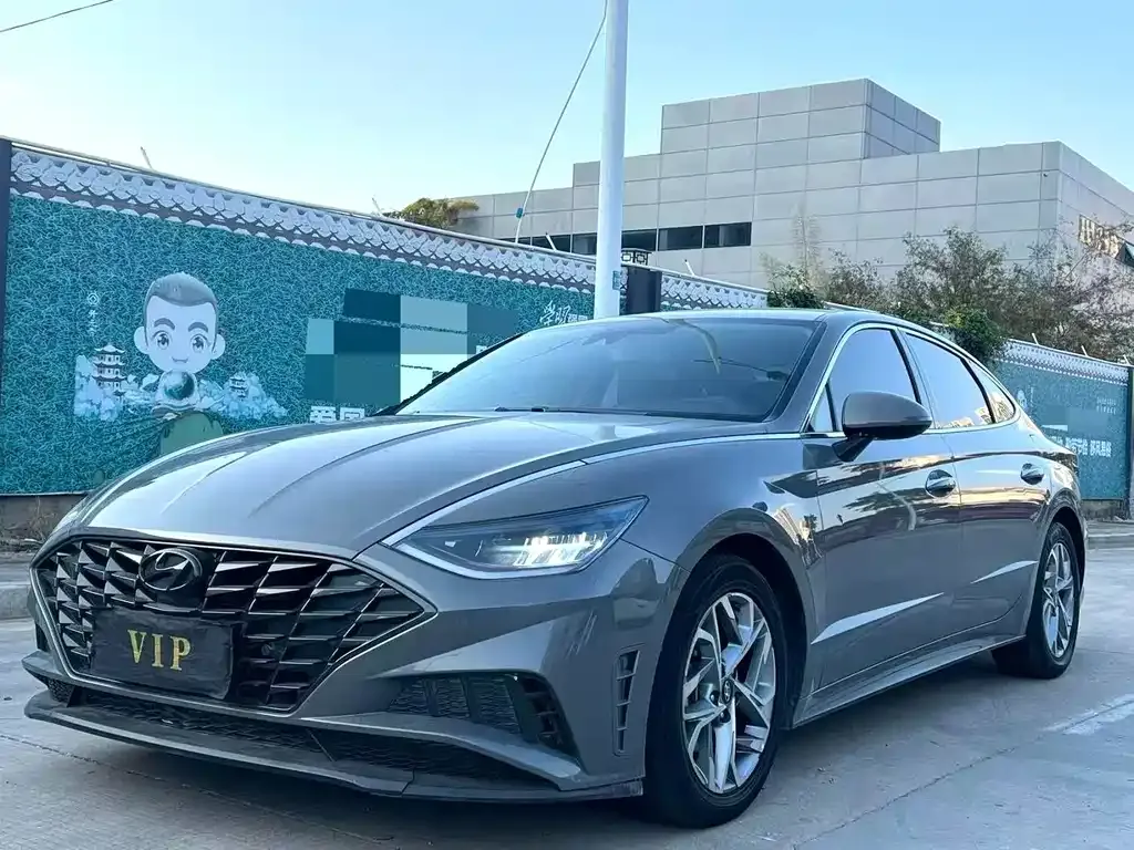 Hyundai Sonata — фото 1
