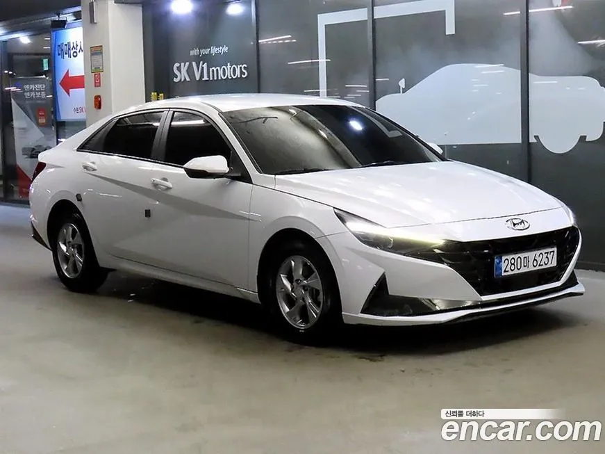 Hyundai AVANTE — фото 1