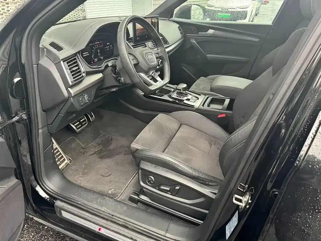 Audi Q5L Sportback — фото 3