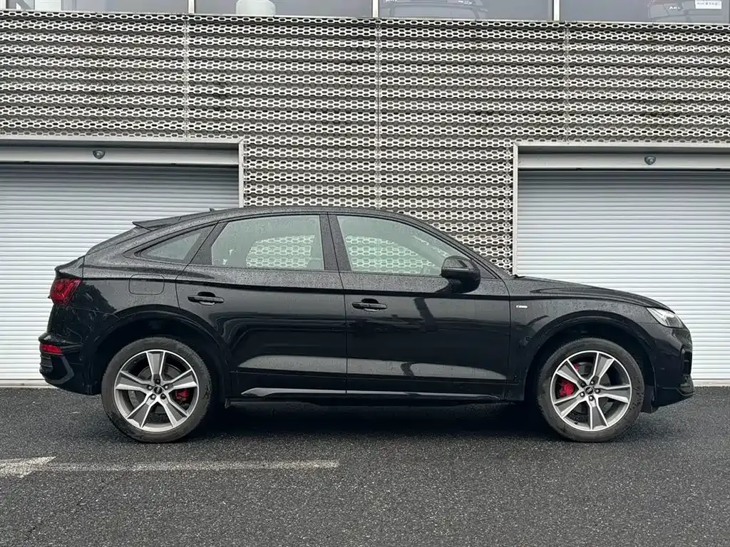 Audi Q5L Sportback — фото 2