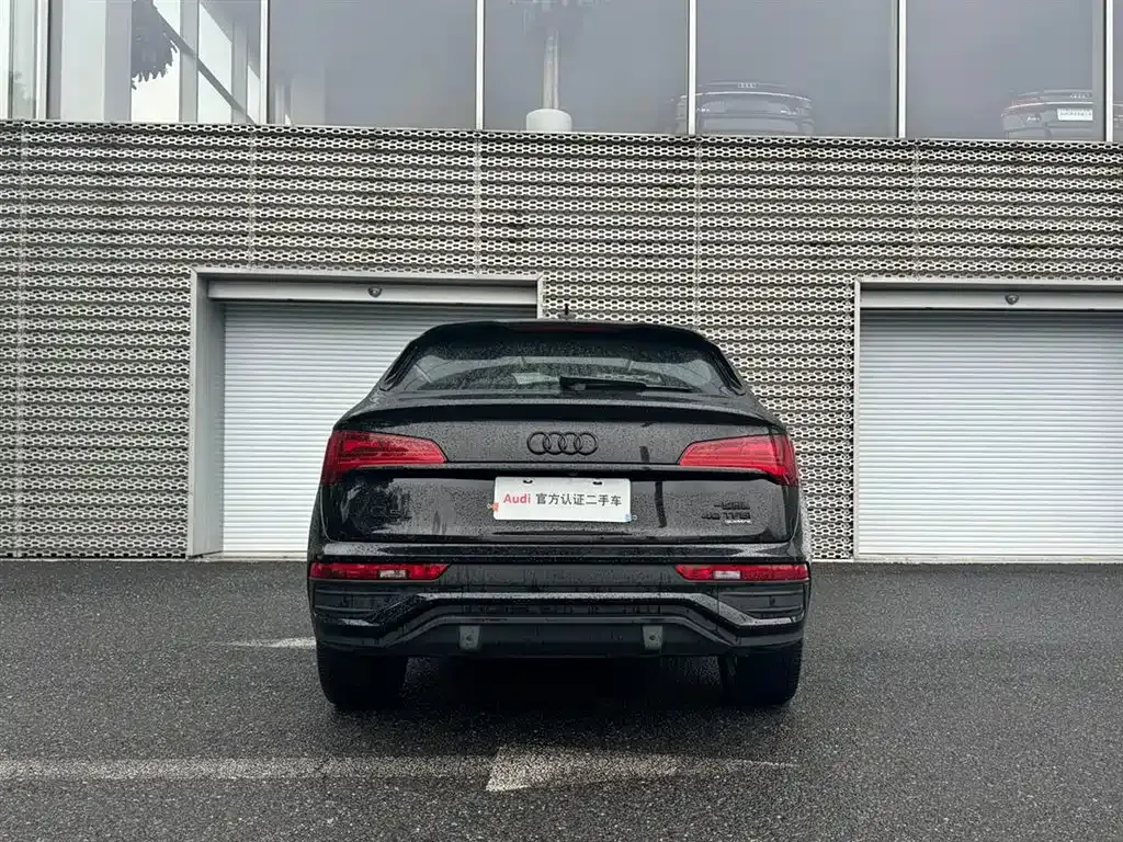Audi Q5L Sportback — фото 6