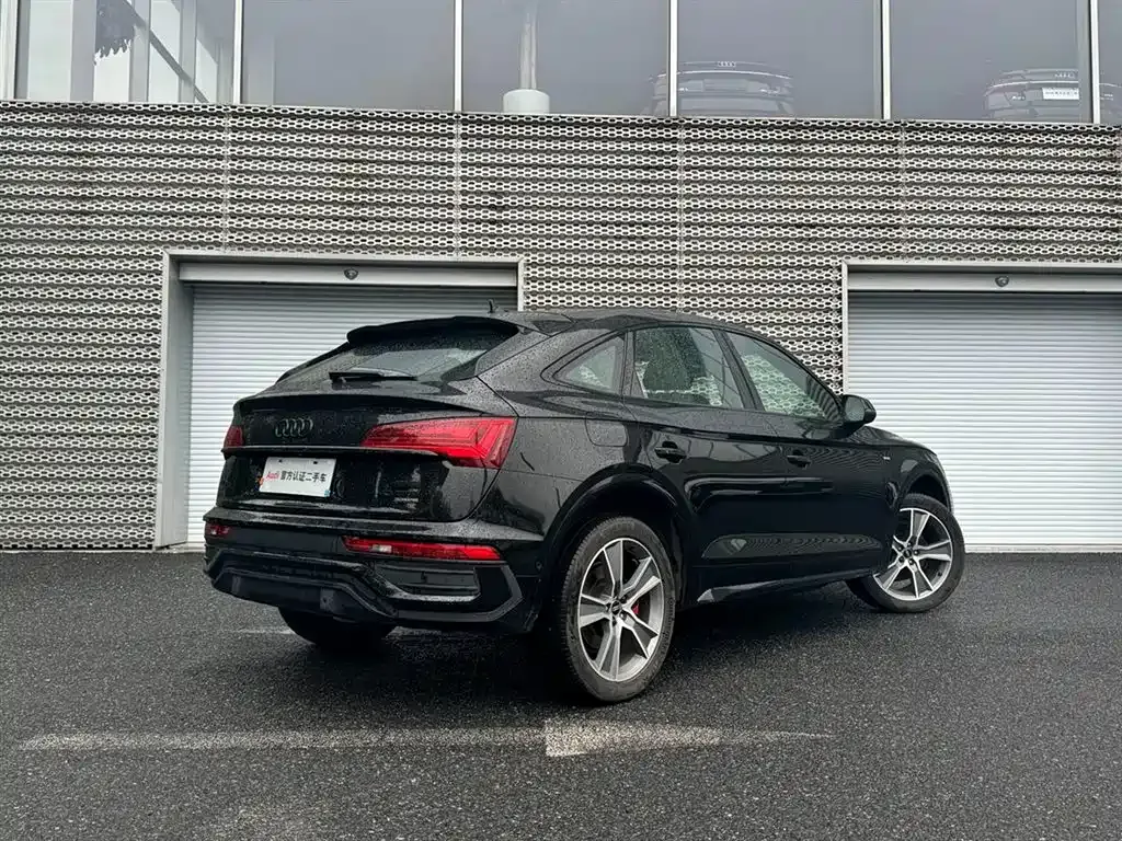 Audi Q5L Sportback — фото 7