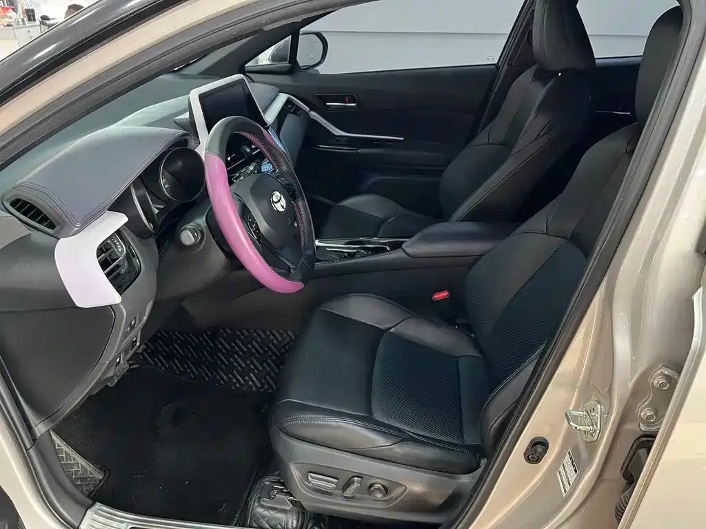 Toyota C-HR — фото 5