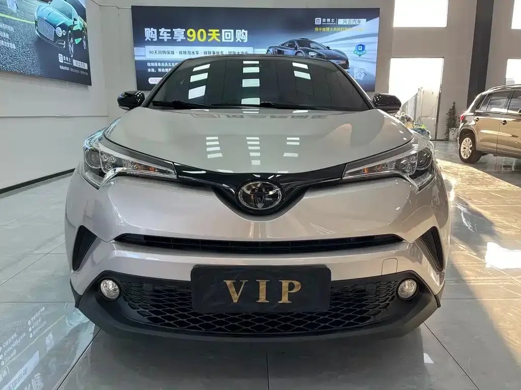 Toyota C-HR — фото 6