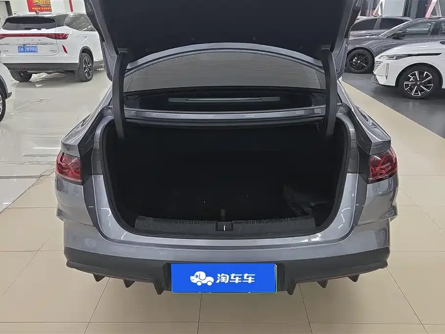 BYD Qin L — фото 10