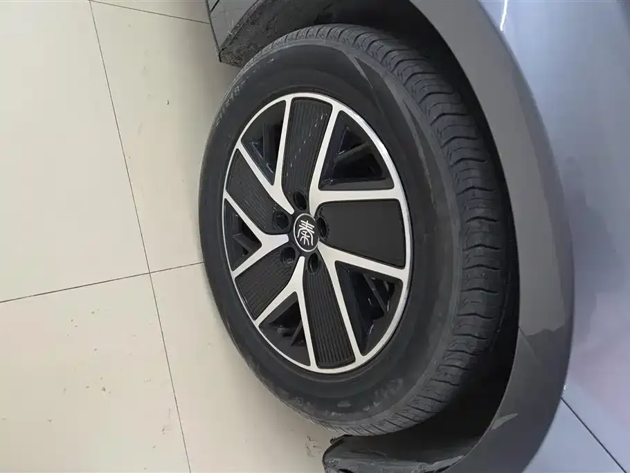 BYD Qin L — фото 2