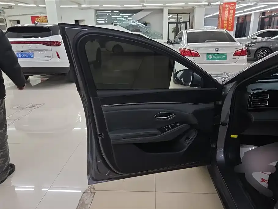 BYD Qin L — фото 4