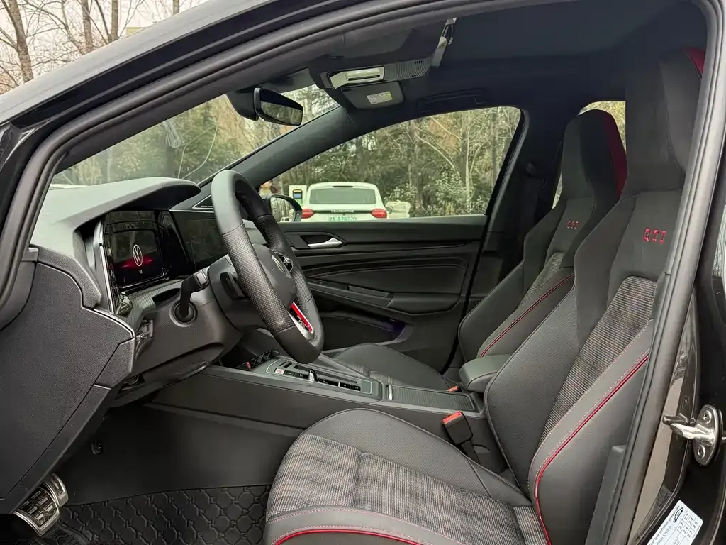 Volkswagen Golf GTI — фото 2