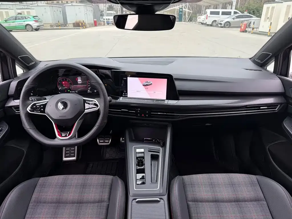 Volkswagen Golf GTI — фото 4
