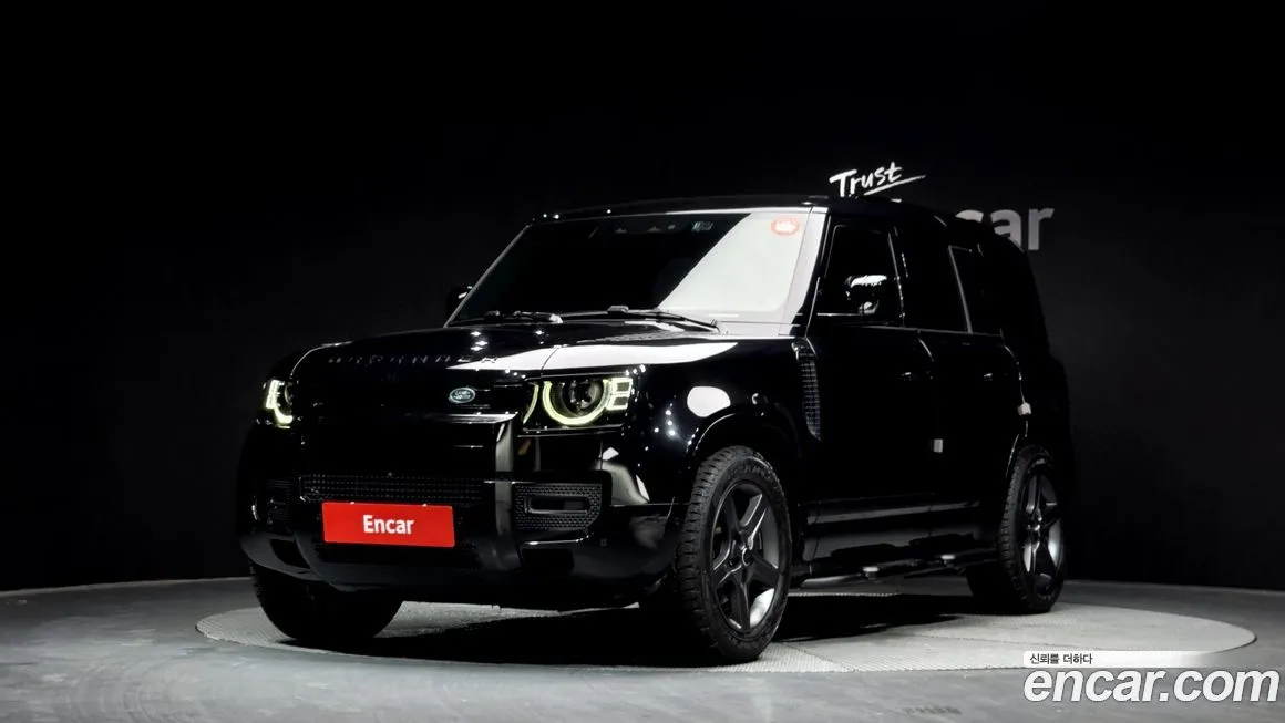 Land Rover Defender — фото 1