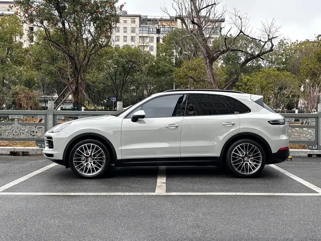 Porsche Cayenne — фото 9