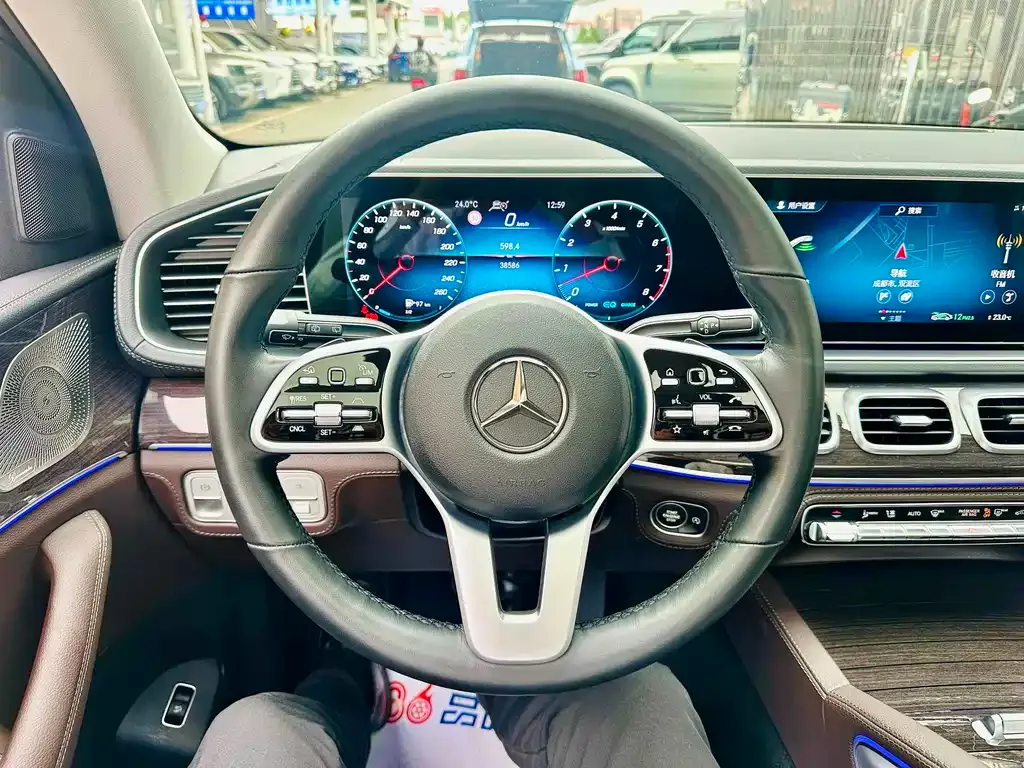 Mercedes-Benz GLS — фото 7
