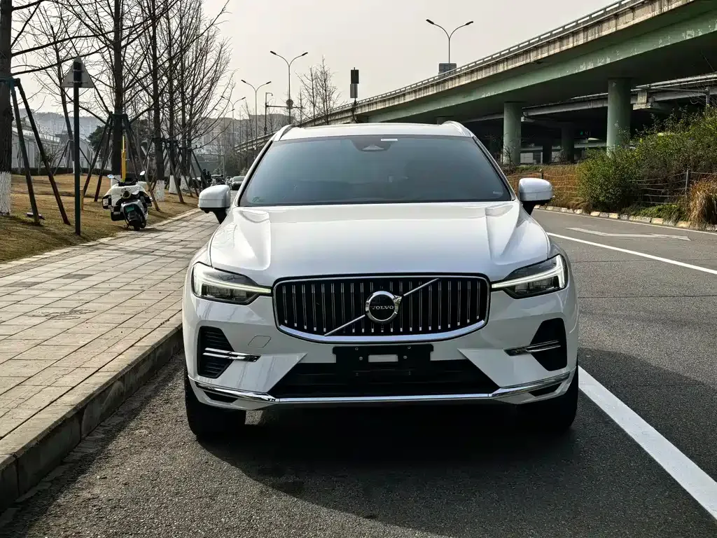 Volvo XC60 — фото 4